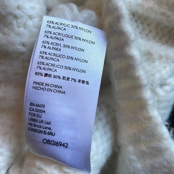 Anthropologie ivory sweater women’s medium - Picture 7 of 7